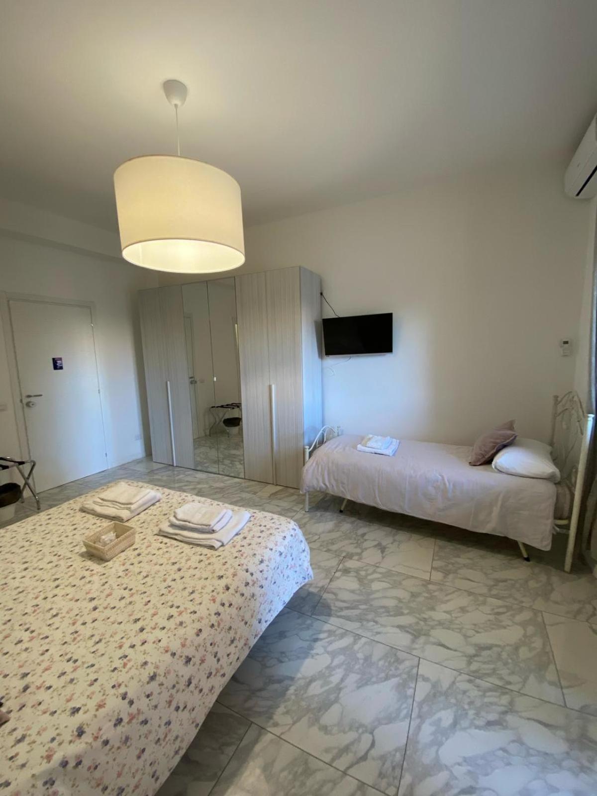 Ennio Rooms Bari Buitenkant foto